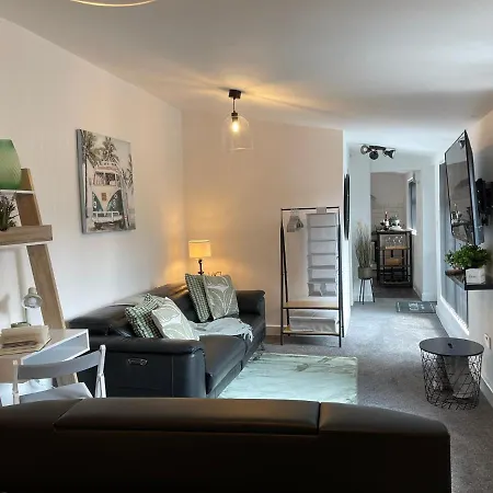 Cute+Cozy Guesthouse For 2 +Secure Offroad Parking Wolverhampton Exterior photo