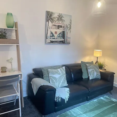 Cute+Cozy Guesthouse For 2 +Secure Offroad Parking Wolverhampton Exterior photo